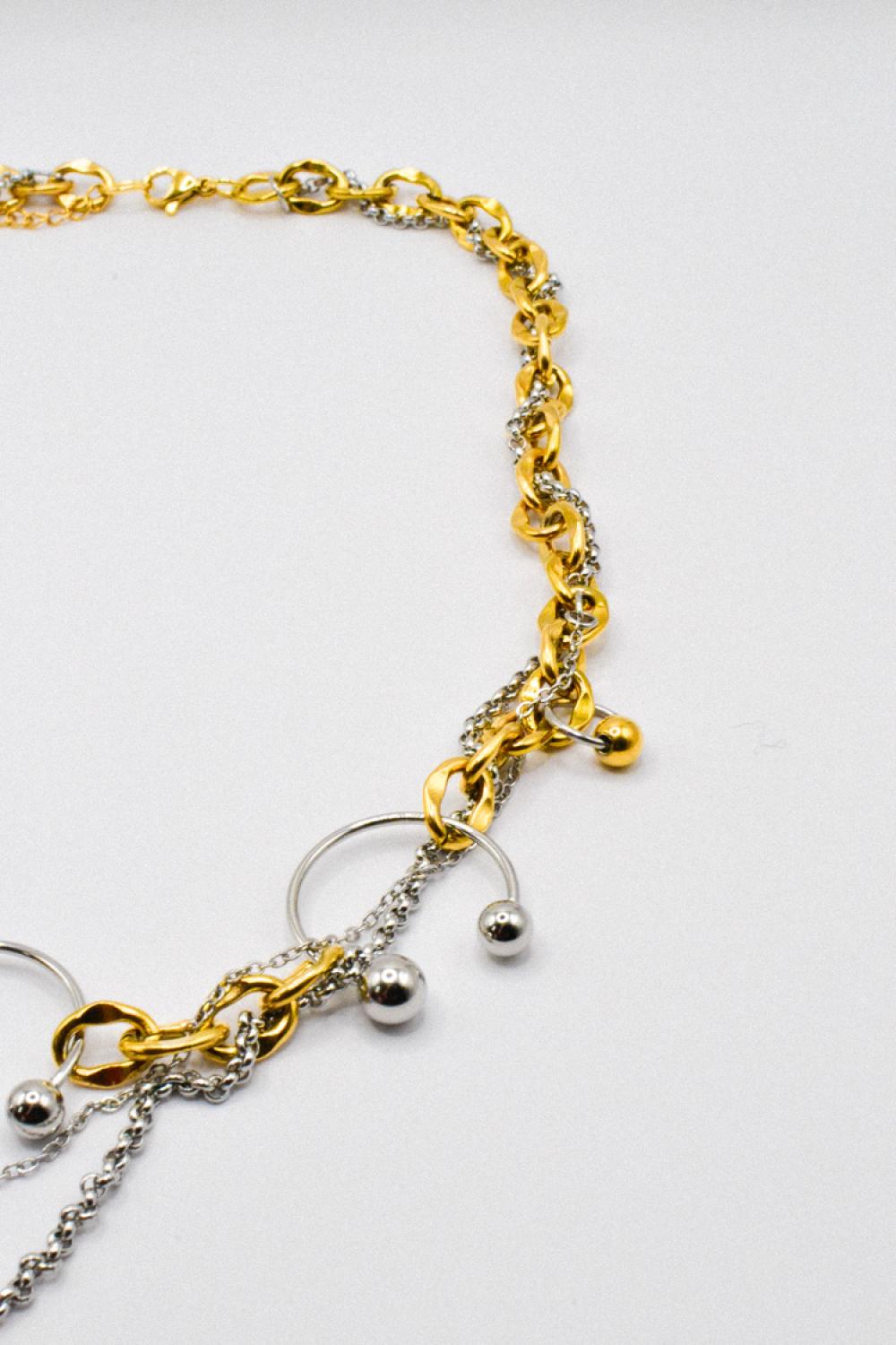 Photo du bijoux :  Collier Chaîne Dorée et Argentée avec Détails Asymétriques #4