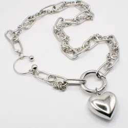 Miniature du produit Collier grosse chaîne argentée et pendentif coeur #1