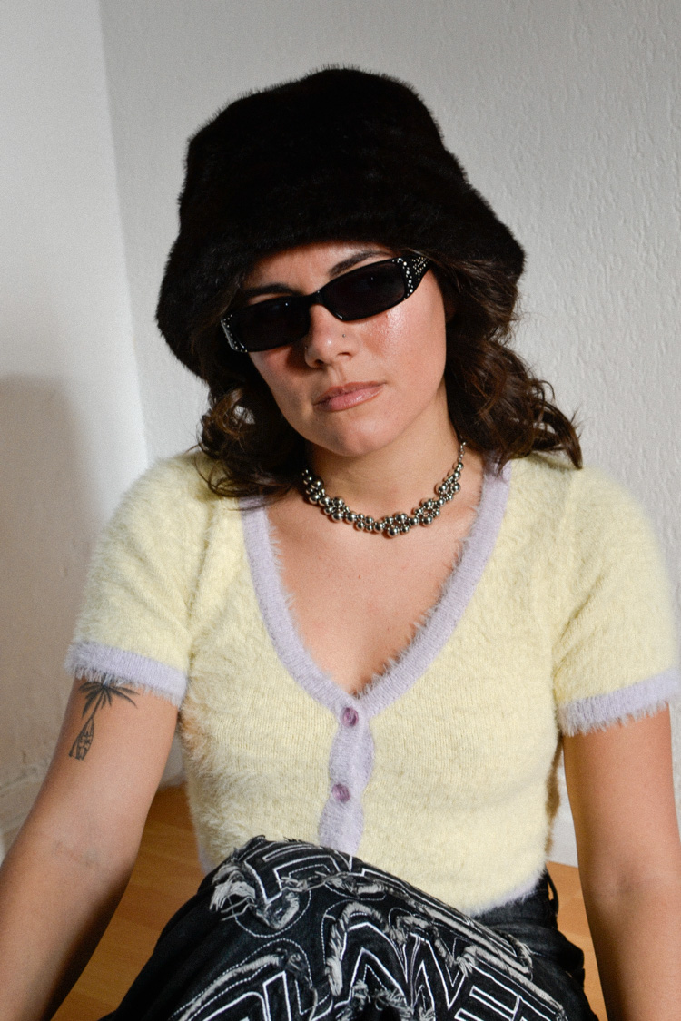 Photo du bijoux :  Collier en Acier Inoxydable avec Perles Argentées #4