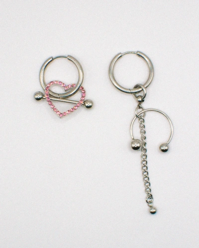 Miniature du produit Boucles d’oreilles “Sasha” – Cœur Piercing & Chaîne Argentée #1