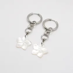Miniature du produit Boucles d’oreilles “Vahi” – Fleurs en nacre et acier inoxydable #2