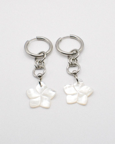 Miniature du produit Boucles d’oreilles “Vahi” – Fleurs en nacre et acier inoxydable #4