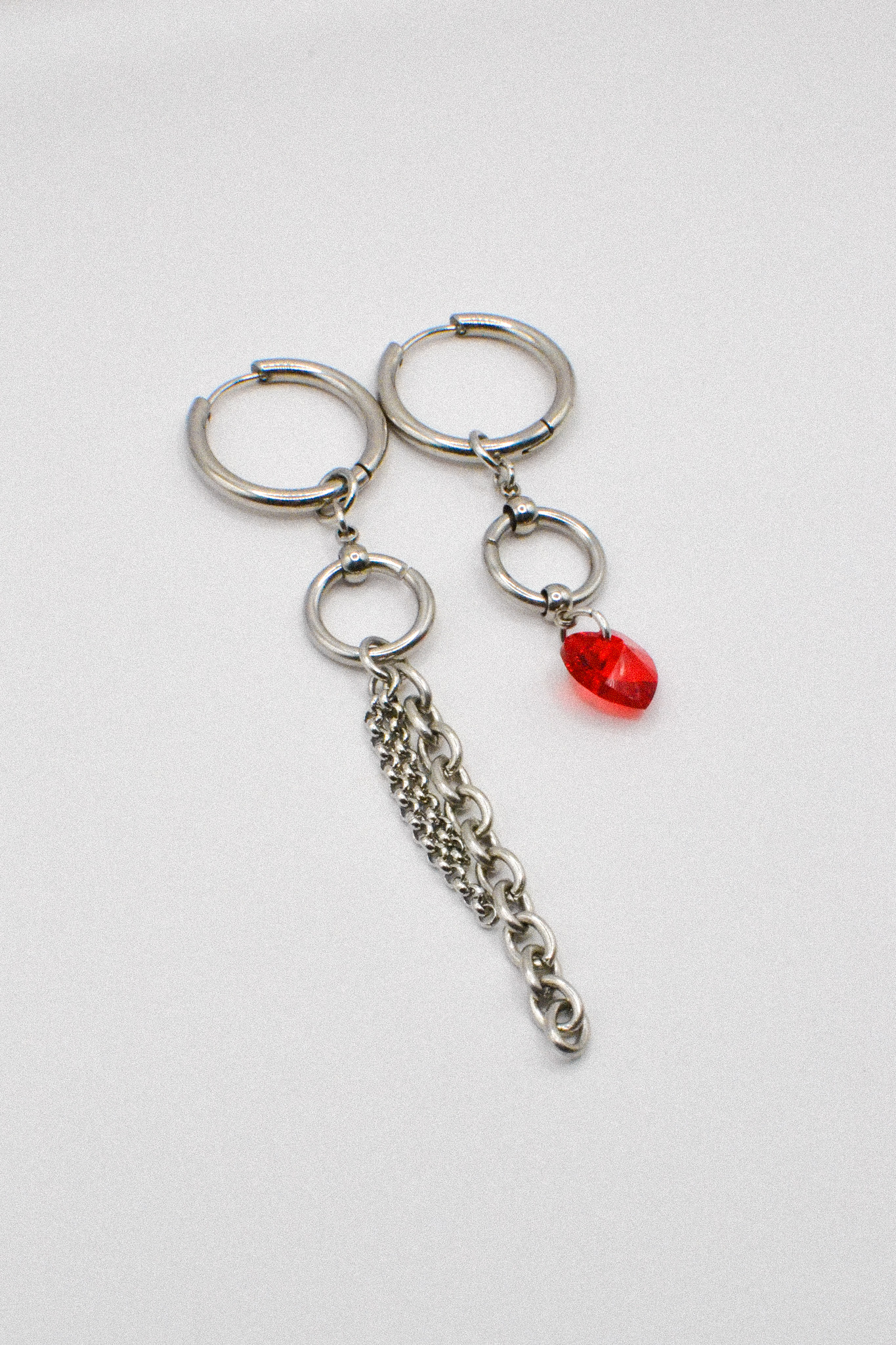 Photo du bijoux :  Boucles d’oreilles asymétriques « Afterparty »  #3