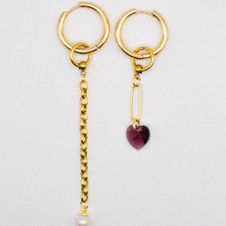 Photo du bijoux : Boucles d’oreilles asymétriques « Goldrush » - Acier inoxydable doré, cœur en cristal et perle
