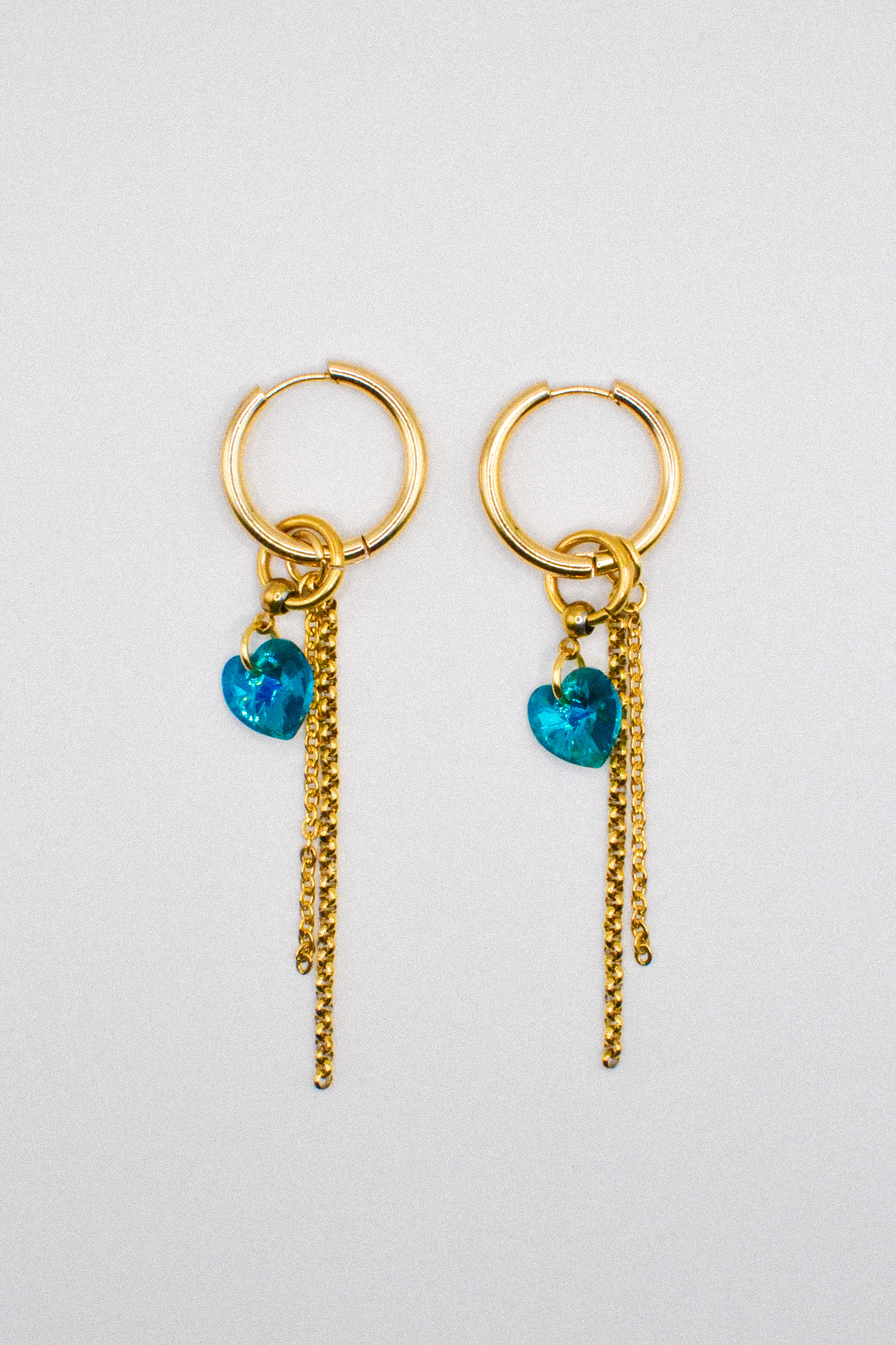 Photo du bijoux :  Boucles d'oreilles "Blue Crush" - coeurs crystal bleus #1