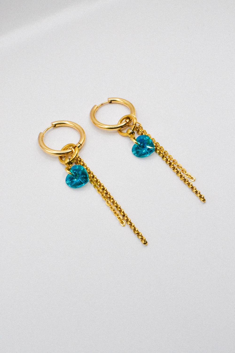 Photo du bijoux :  Boucles d'oreilles "Blue Crush" - coeurs crystal bleus #3