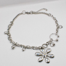 Photo du bijoux : Collier « Bad Bloom » - pendentif upcyclé