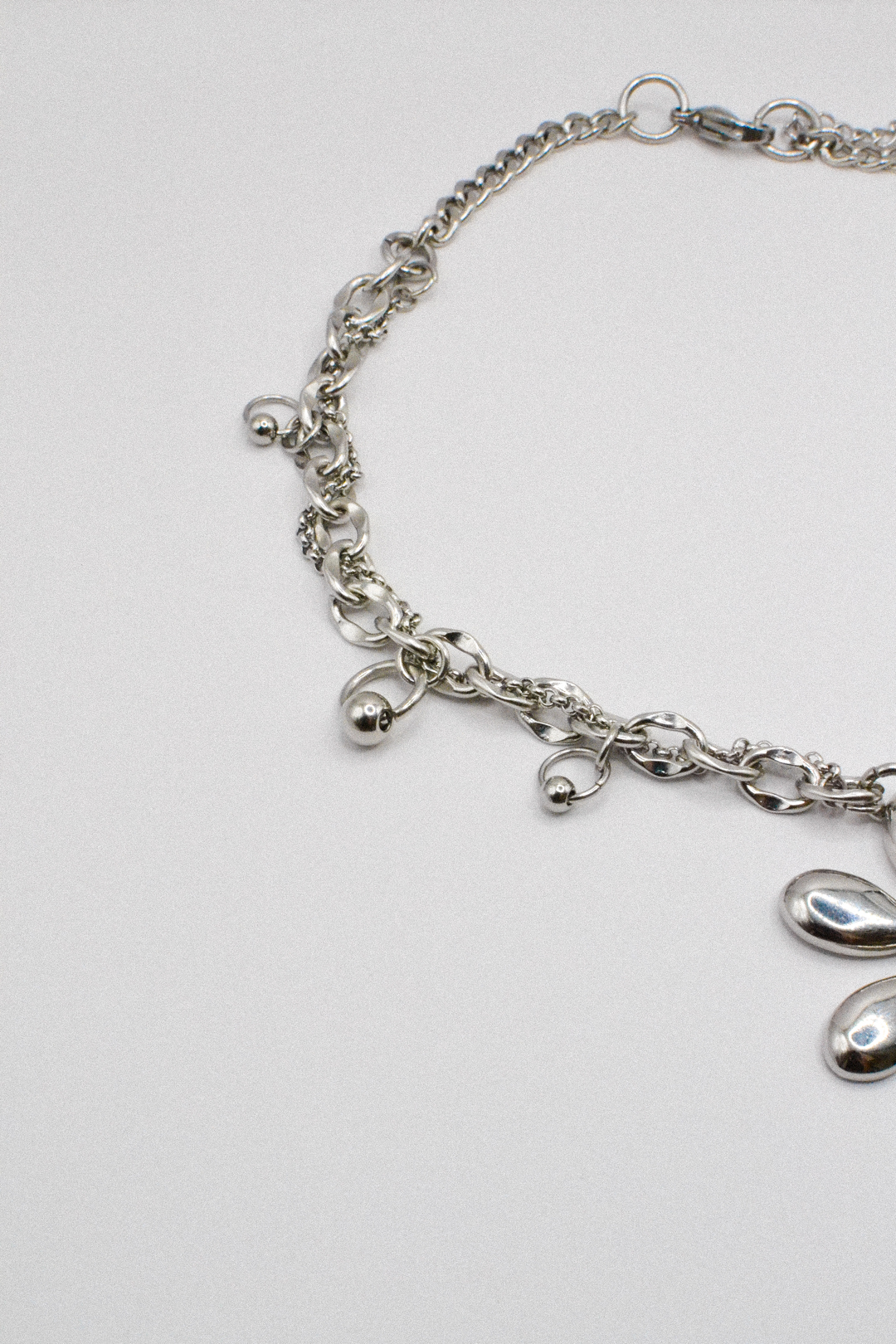 Photo du bijoux :  Collier « Bad Bloom » - pendentif upcyclé #7