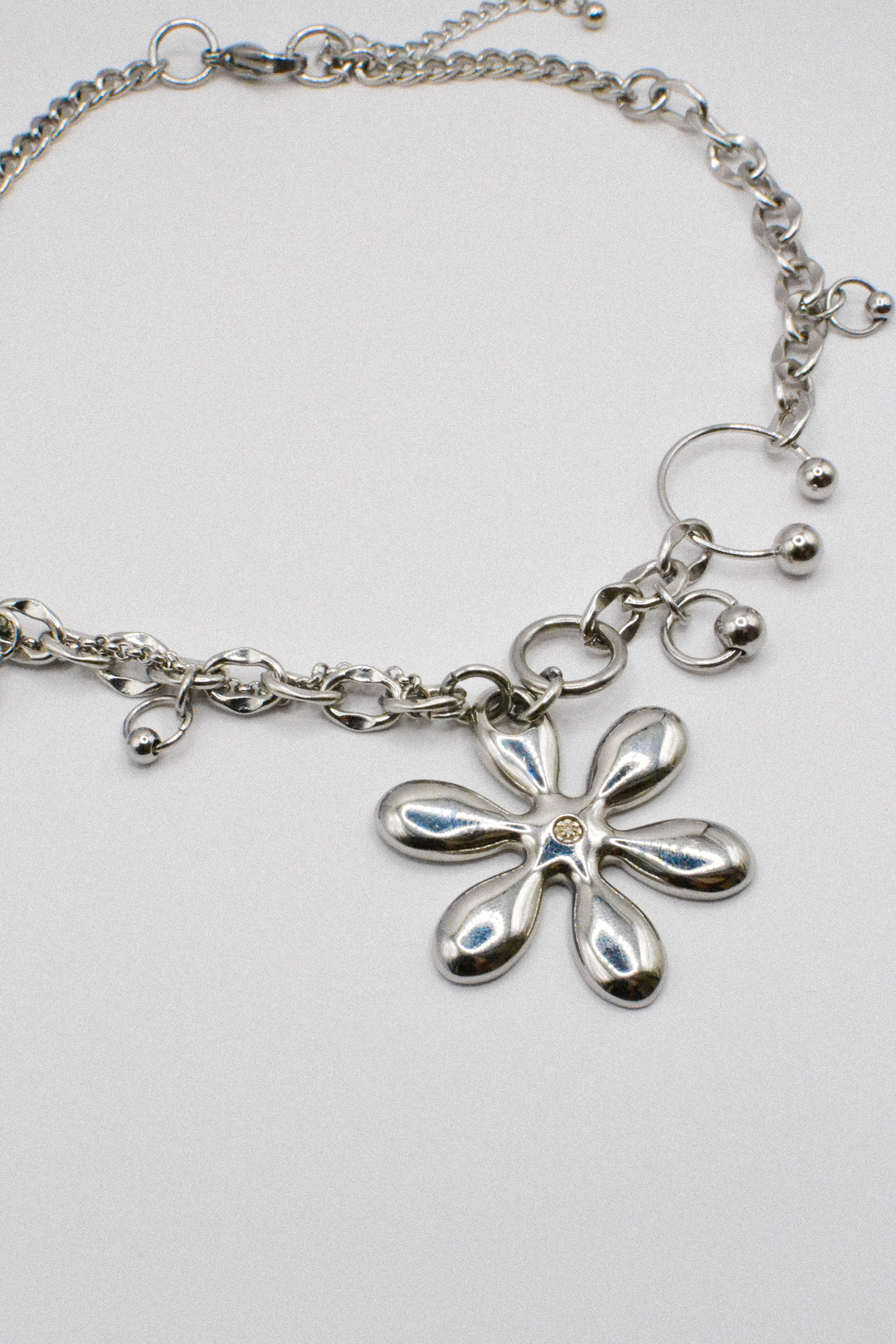 Photo du bijoux :  Collier « Bad Bloom » - pendentif upcyclé #8