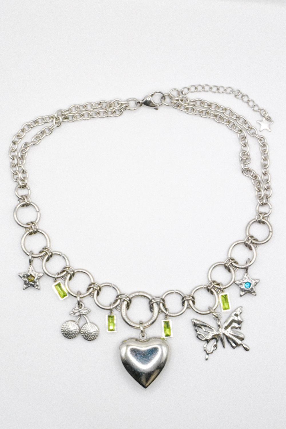Photo du bijoux :  Collier "Back to spring" - Chaîne argentée et pendentifs #2
