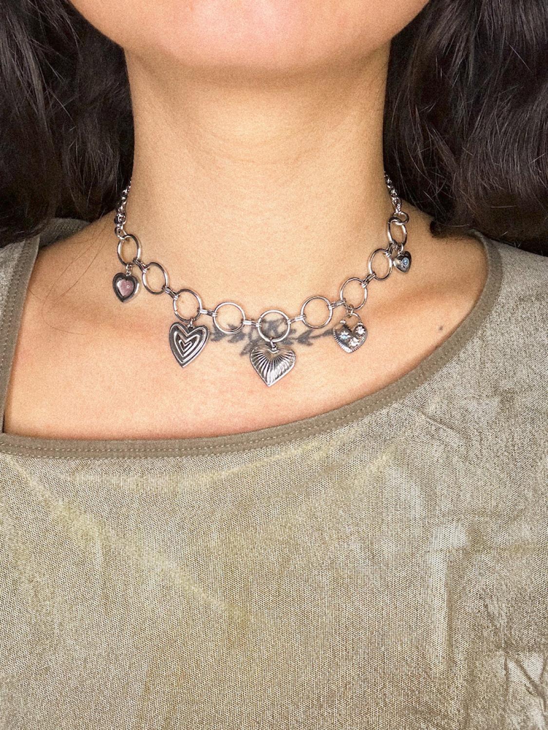 Photo du bijoux :  Collier "Crush Me Not" - acier inoxydable charms coeurs  #5